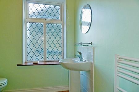 1 bedroom Terraced House for sale in East Parade, Baildon, Bradford, BD17
