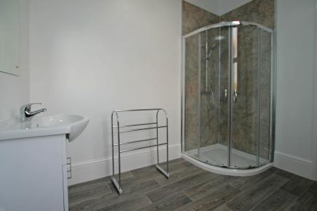 1 bedroom Flat to let in Otley Road, Guiseley, Leeds, LS20