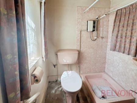 3 bedroom End of terrace house for sale in Victor Drive, West Yorkshire, Guiseley, LS20