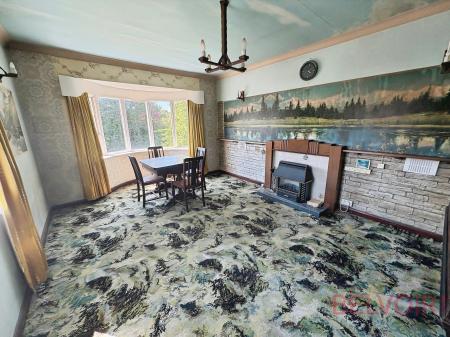 3 bedroom End of terrace house for sale in Victor Drive, West Yorkshire, Guiseley, LS20