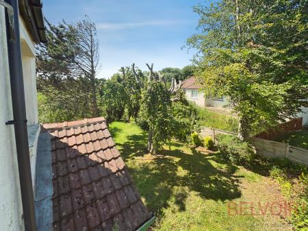 3 bedroom End of terrace house for sale in Victor Drive, West Yorkshire, Guiseley, LS20