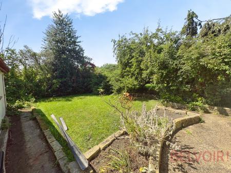 3 bedroom End of terrace house for sale in Victor Drive, West Yorkshire, Guiseley, LS20