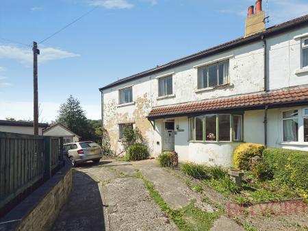 3 bedroom End of terrace house for sale in Victor Drive, West Yorkshire, Guiseley, LS20