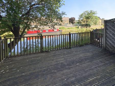 4 bedroom Town house for sale in Amber Wharf, Shipley, Bradford, BD17