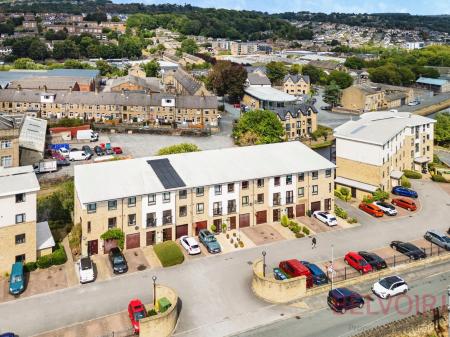 4 bedroom Town house for sale in Amber Wharf, Shipley, Bradford, BD17