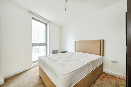 2 bedroom Flat to let in Echo Central, 1, Cross Green, Leeds, LS9