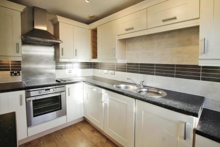 2 bedroom Apartment for sale in High Royds Drive, West Yorkshire, Menston, LS29