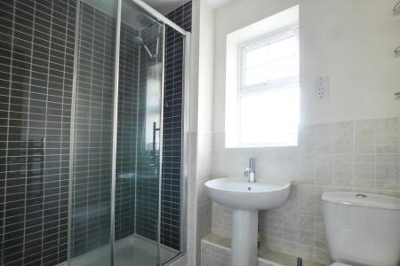 2 bedroom Apartment for sale in High Royds Drive, West Yorkshire, Menston, LS29