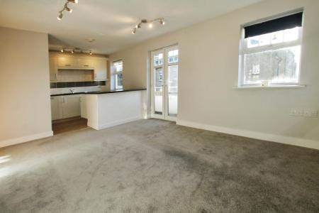 2 bedroom Apartment for sale in High Royds Drive, West Yorkshire, Menston, LS29