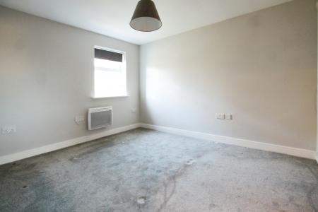 2 bedroom Apartment for sale in High Royds Drive, West Yorkshire, Menston, LS29