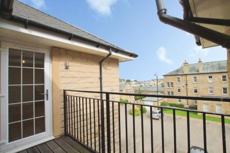 2 bedroom Flat for sale in Norwood Drive, Menston, Ilkley, LS29