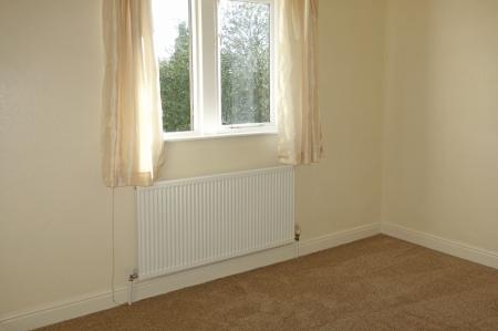 2 bedroom Flat to let in Hollings Street, Cottingley, Bingley, Bradford, BD16