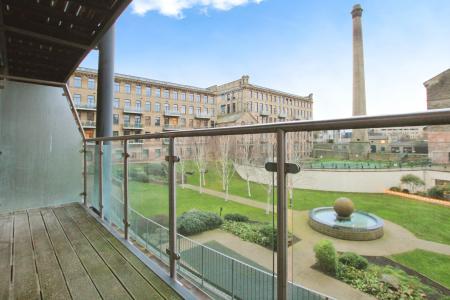 2 bedroom Flat to let in Victoria Mills, Shipley, Bradford, BD17