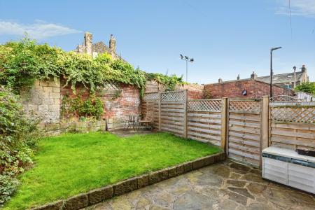 5 bedroom Terraced House for sale in Springfield Place, Guiseley, Leeds, LS20