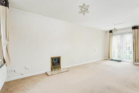 2 bedroom Town house for sale in Town Gate Close, Guiseley, Leeds, LS20