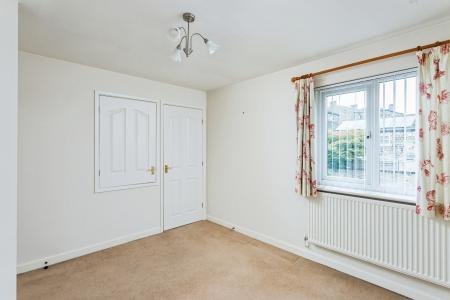 2 bedroom Town house for sale in Town Gate Close, Guiseley, Leeds, LS20
