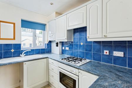 2 bedroom Town house for sale in Town Gate Close, Guiseley, Leeds, LS20