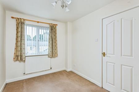 2 bedroom Town house for sale in Town Gate Close, Guiseley, Leeds, LS20