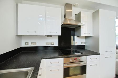 1 bedroom Flat to let in Salts Mill Road, Shipley, BD17