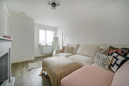 2 bedroom Semi-detached house for sale in Albert Drive, Morley, LS27