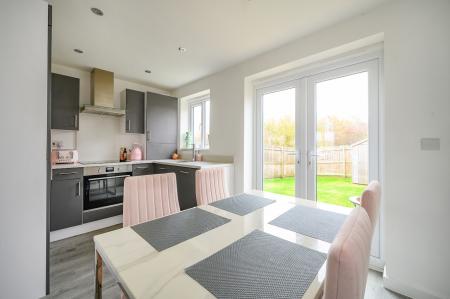 2 bedroom Semi-detached house for sale in Albert Drive, Morley, LS27