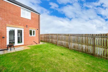 2 bedroom Semi-detached house for sale in Albert Drive, Morley, LS27