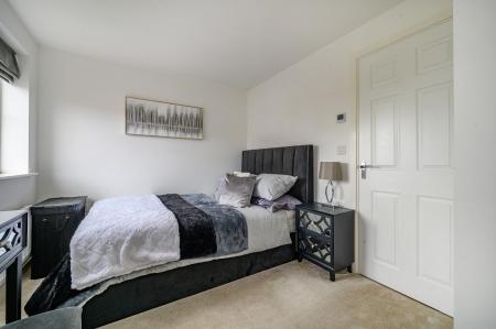 2 bedroom Semi-detached house for sale in Albert Drive, Morley, LS27