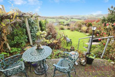 3 bedroom Semi-detached house for sale in Ashwood Gardens, Gildersome, LS27