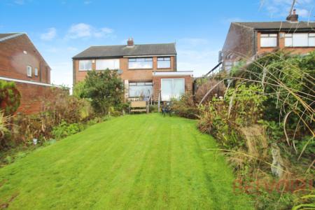 3 bedroom Semi-detached house for sale in Ashwood Gardens, Gildersome, LS27