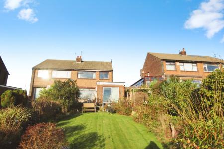 3 bedroom Semi-detached house for sale in Ashwood Gardens, Gildersome, LS27