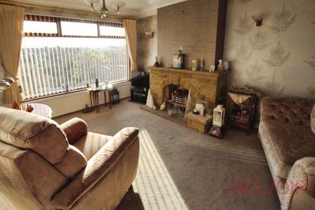 3 bedroom Semi-detached house for sale in Ashwood Gardens, Gildersome, LS27