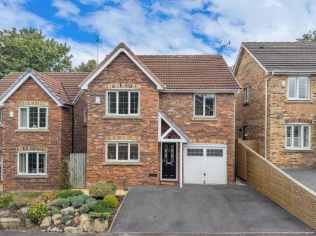 4 bedroom Detached house for sale in Clark Spring Rise, Leeds, LS27