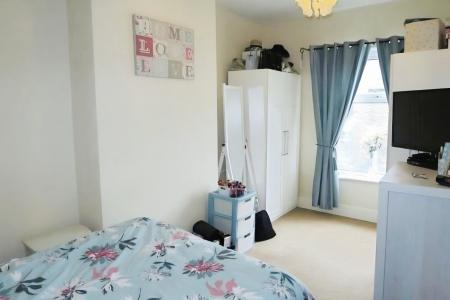2 bedroom Terraced House for sale in East Park Street, Morley, LS27