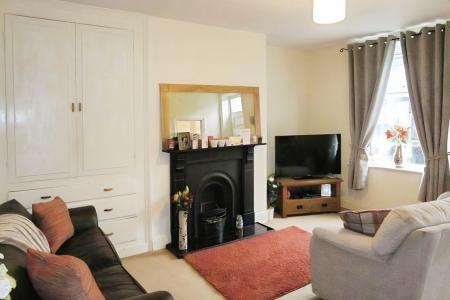 2 bedroom Terraced House for sale in East Park Street, Morley, LS27
