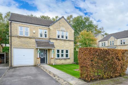 4 bedroom Detached house for sale in Fielding Way, Morley, LS27