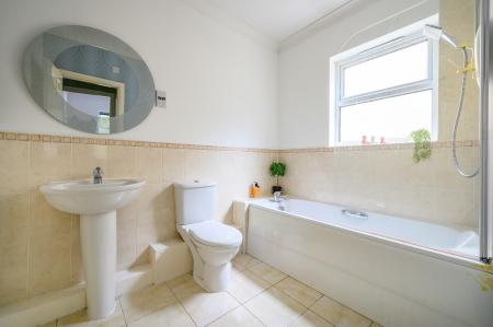 4 bedroom Detached house for sale in Fielding Way, Morley, LS27