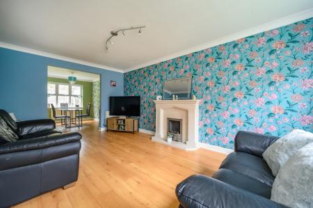 4 bedroom Detached house for sale in Fielding Way, Morley, LS27