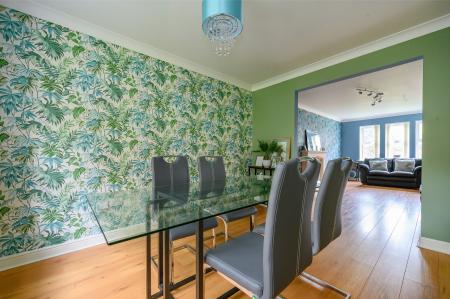 4 bedroom Detached house for sale in Fielding Way, Morley, LS27