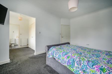 4 bedroom Detached house for sale in Fielding Way, Morley, LS27