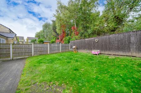 4 bedroom Detached house for sale in Fielding Way, Morley, LS27