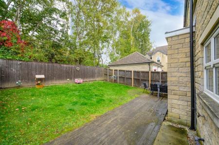 4 bedroom Detached house for sale in Fielding Way, Morley, LS27