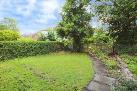 2 bedroom Terraced House for sale in Finkle Lane, Leeds, LS27
