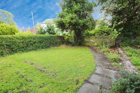 2 bedroom Terraced House for sale in Finkle Lane, Leeds, LS27