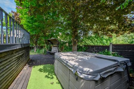 4 bedroom Semi-detached house for sale in High Street, Leeds, LS27