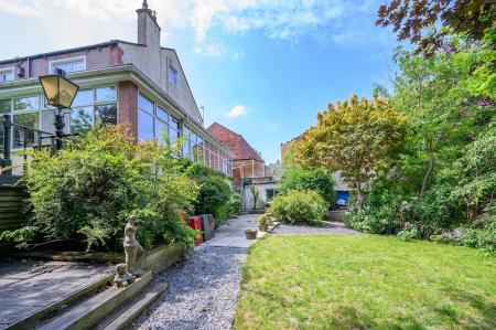 4 bedroom Semi-detached house for sale in High Street, Leeds, LS27