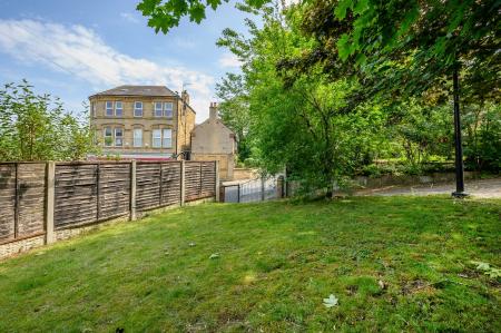 4 bedroom Semi-detached house for sale in High Street, Leeds, LS27