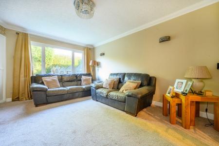 3 bedroom Semi-detached house for sale in Highfield, Wakefield, WF3