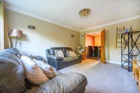 3 bedroom Semi-detached house for sale in Highfield, Wakefield, WF3