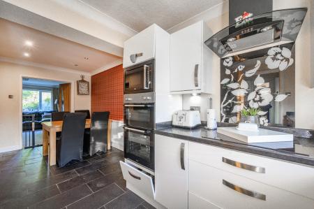 3 bedroom Semi-detached house for sale in Highfield, Wakefield, WF3