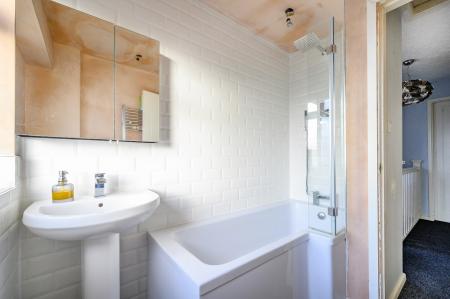 3 bedroom Semi-detached house for sale in Highfield, Wakefield, WF3